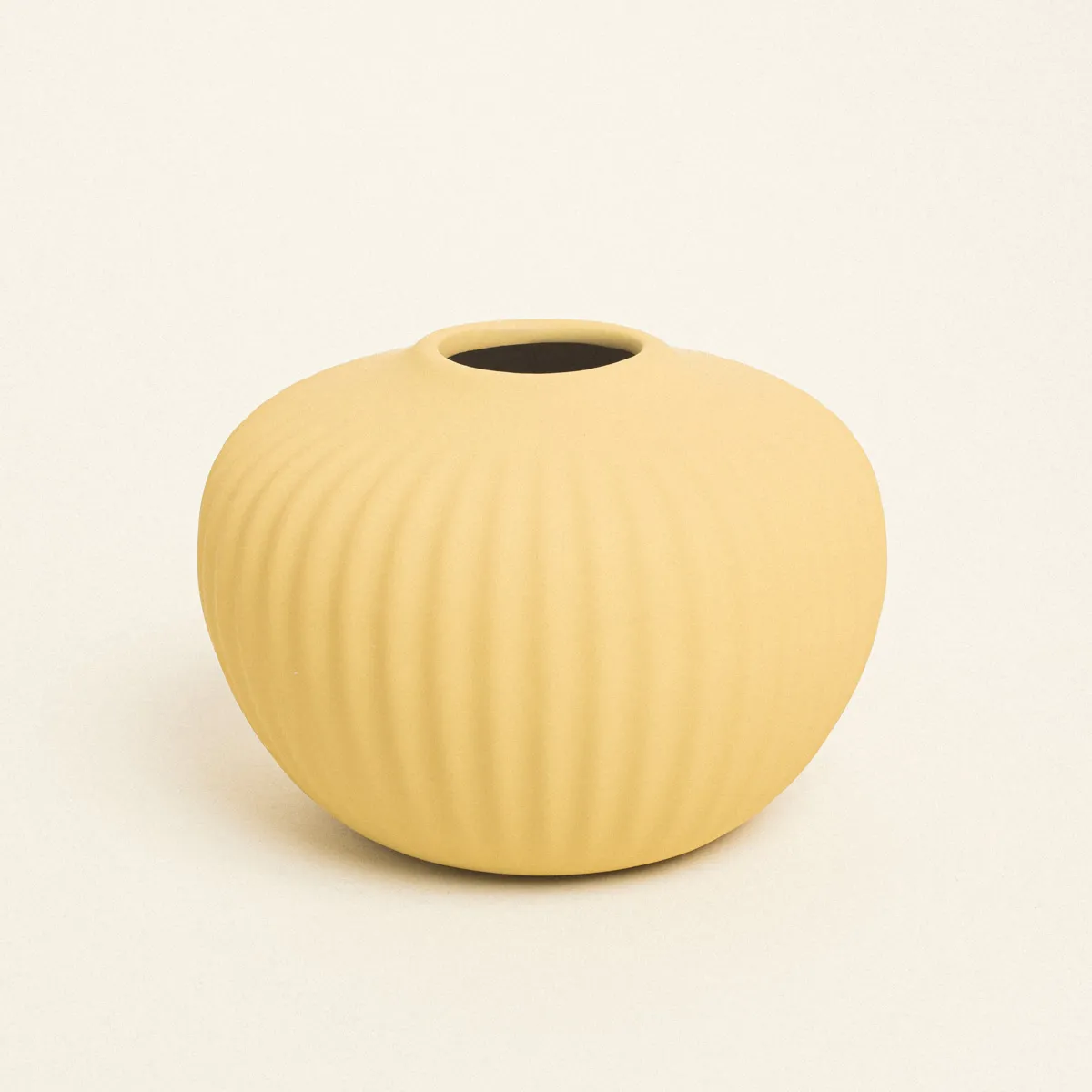 Ματ Κεραμικό Βάζο 15 cm x 11 cm