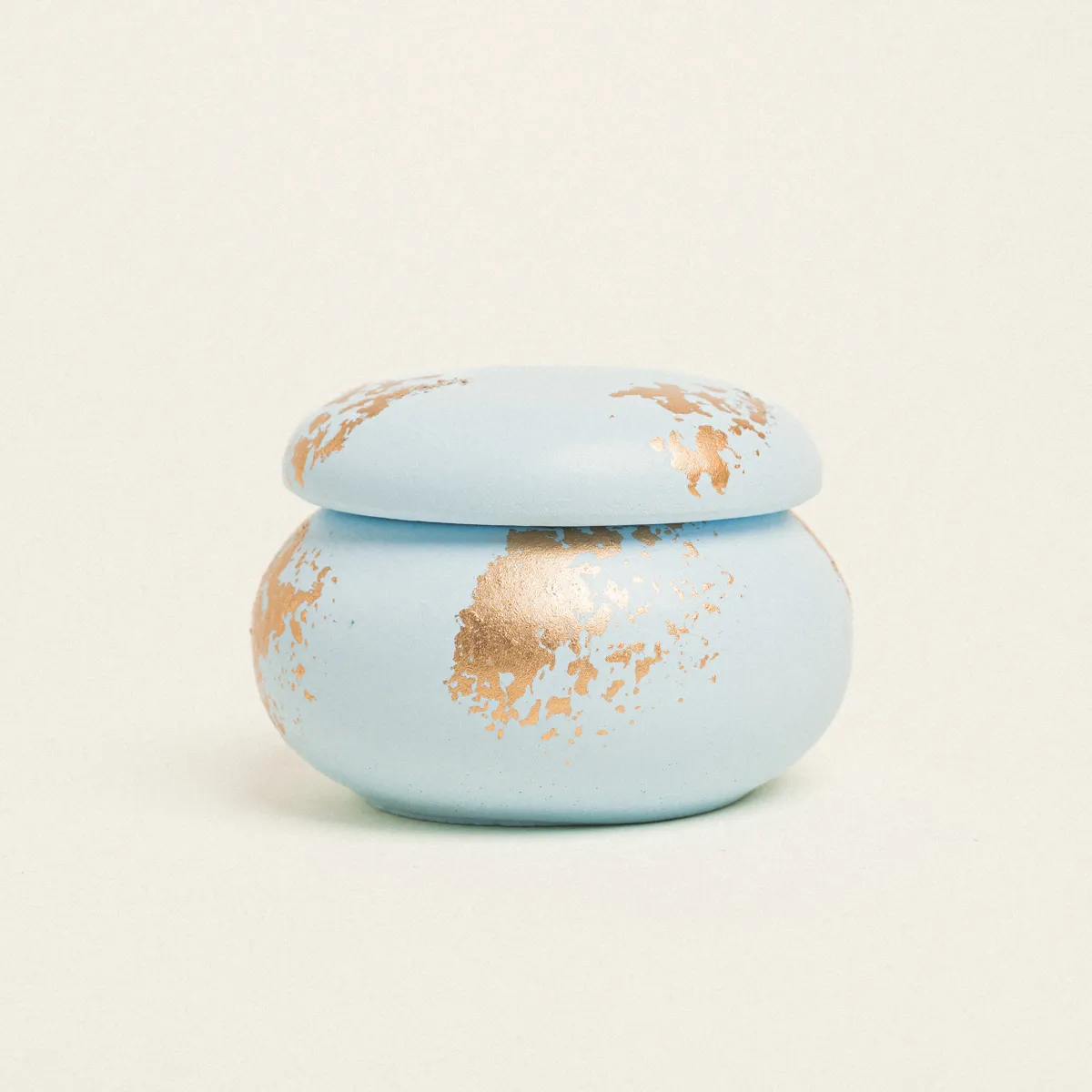 ΚΕΡΑΜΙΚΗ ΜΠΙΖΟΥΤΙΕΡΑ ΜΑΚΑΡΟΝ ΜΕ ΧΡΥΣΗ ΛΕΠΤΟΜΕΡΕΙΑ 6,5 x 5 cm ΓΚΡΙ / ΧΡΥΣΟ