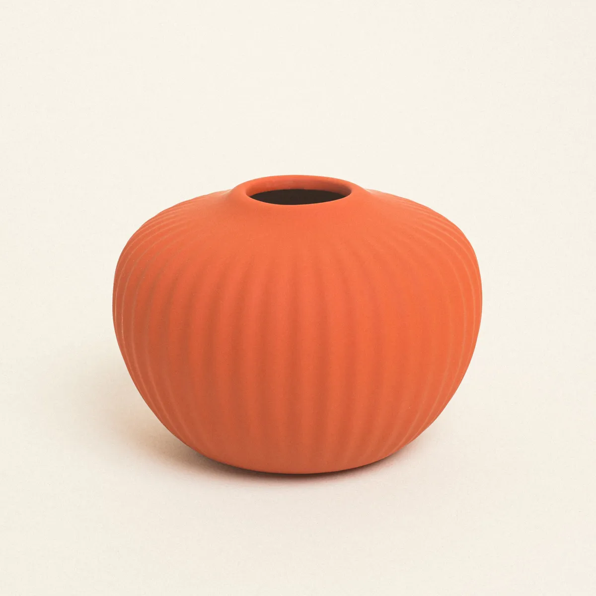 Ματ Κεραμικό Βάζο 15 cm x 11 cm